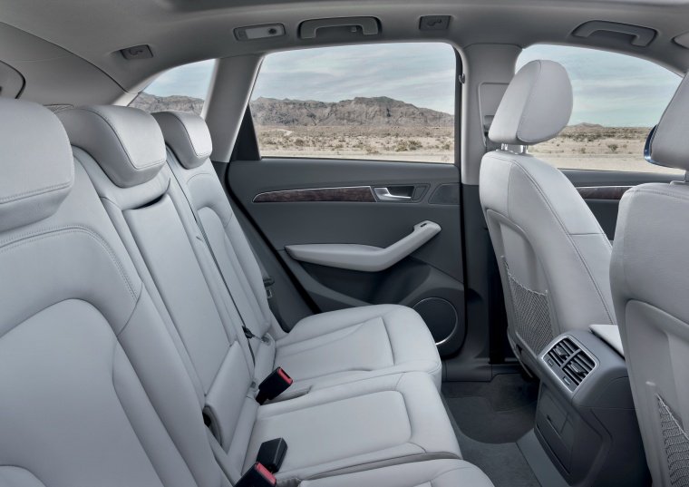2012 Audi Q5 3.2 Quattro Rear Seats Picture