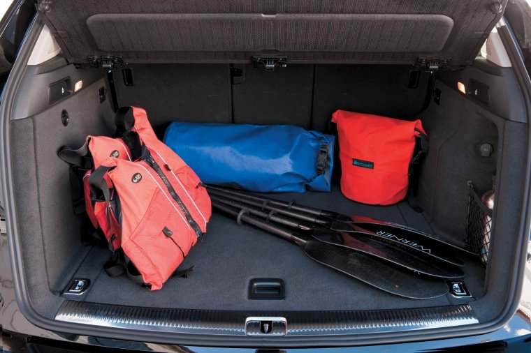 2012 Audi Q5 3.2 Quattro Trunk Picture