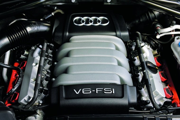 2012 Audi Q5 3.2 Quattro 3.2-liter V6 Engine Picture