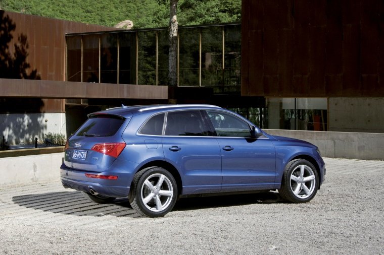 2012 Audi Q5 3.2 Quattro Picture
