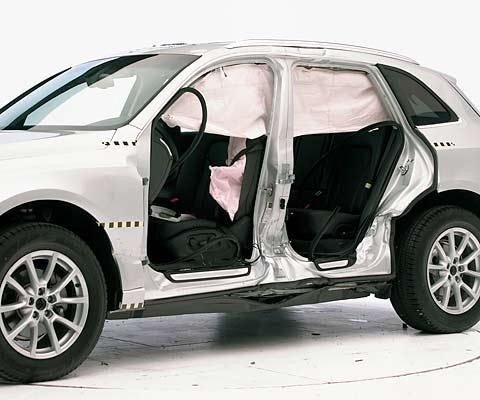 2013 Audi Q5 SUV IIHS Side Impact Crash Test Picture