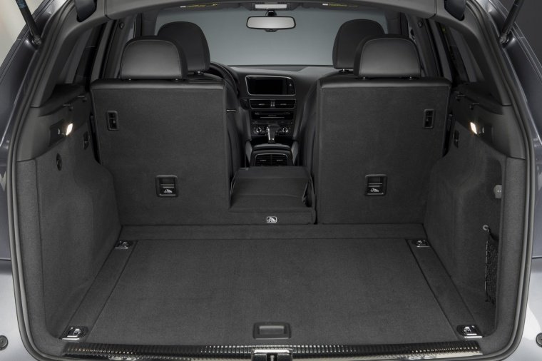 2014 Audi Q5 3.0T Quattro S-Line Trunk Picture