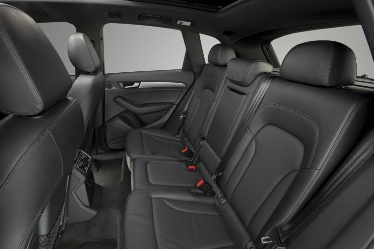 2015 Audi Q5 3.0T Quattro S-Line Rear Seats Picture