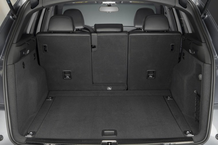 2015 Audi Q5 3.0T Quattro S-Line Trunk Picture