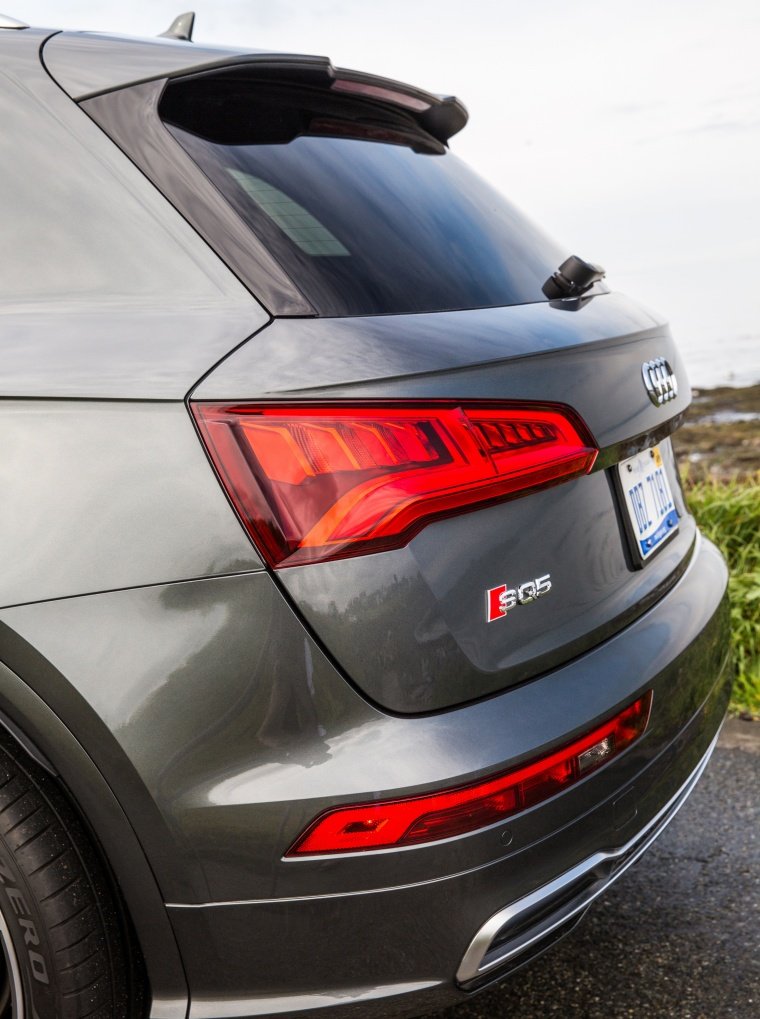 2018 Audi SQ5 quattro Tail Light Picture