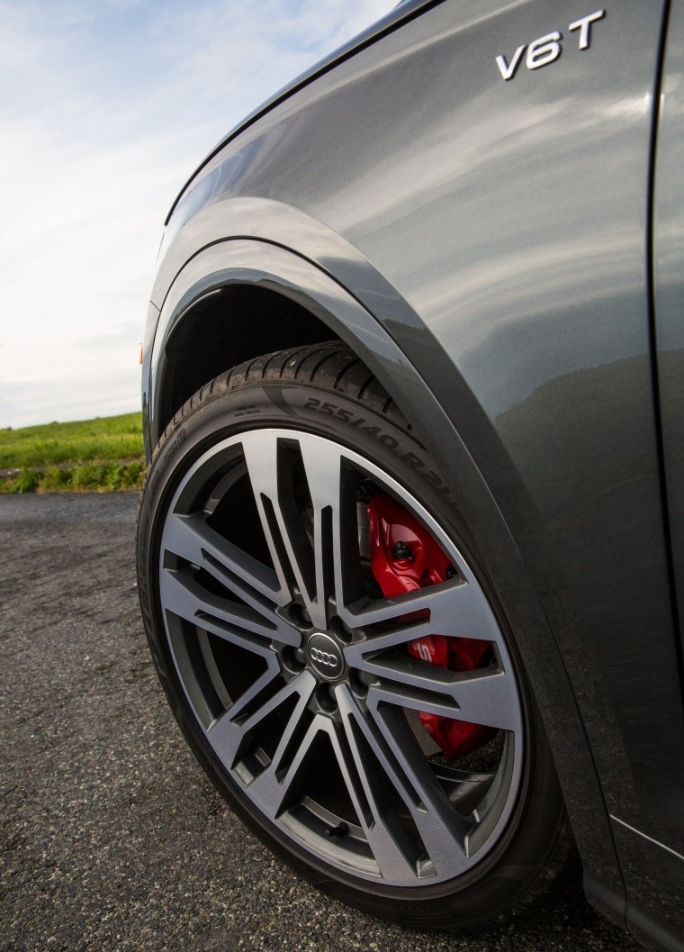 2018 Audi SQ5 quattro Rim Picture