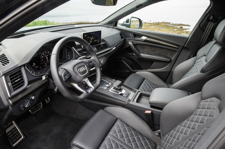 2018 Audi SQ5 quattro Front Seats Picture