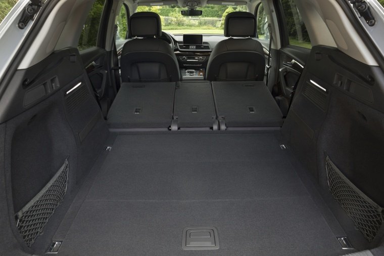 2019 Audi Q5 quattro Trunk Picture