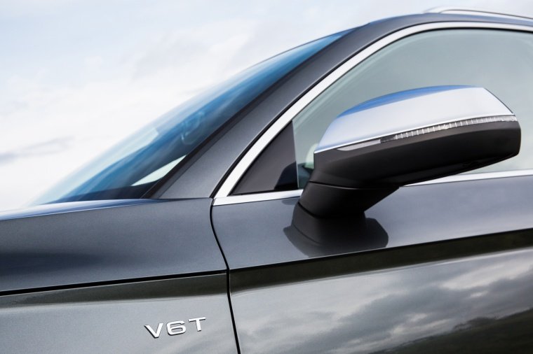2020 Audi SQ5 quattro Door Mirror Picture