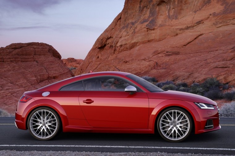 2016 Audi TTS Coupe Picture