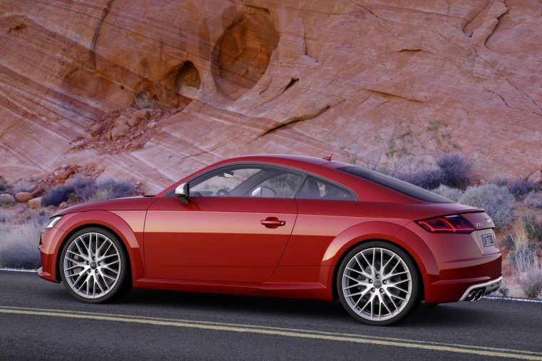 2016 Audi TTS Coupe Picture