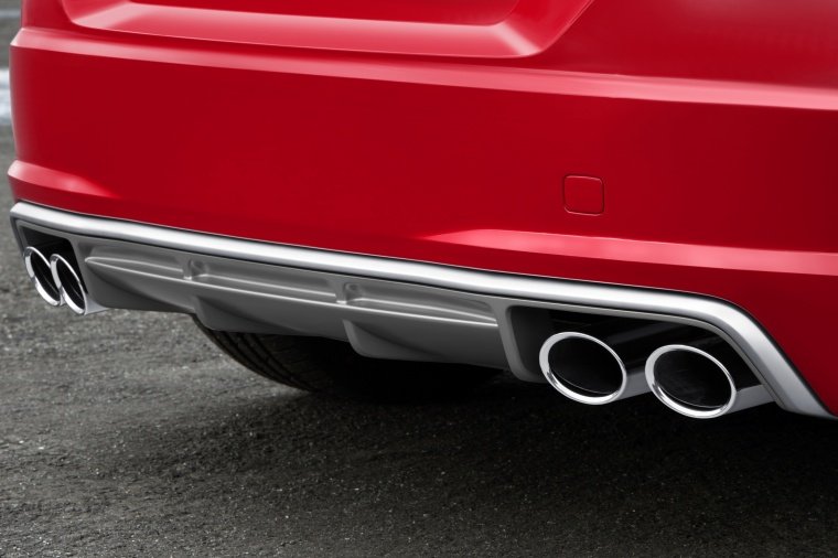 2016 Audi TTS Coupe Exhaust Tip Picture