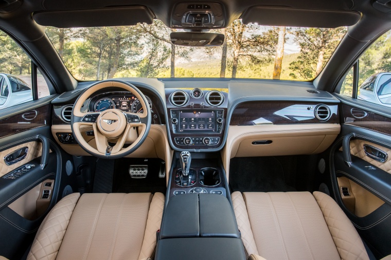 2018 Bentley Bentayga Cockpit Picture