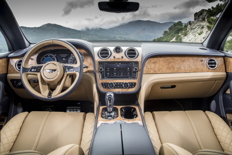 2018 Bentley Bentayga Cockpit Picture