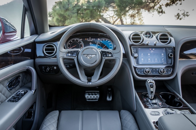 2018 Bentley Bentayga Cockpit Picture