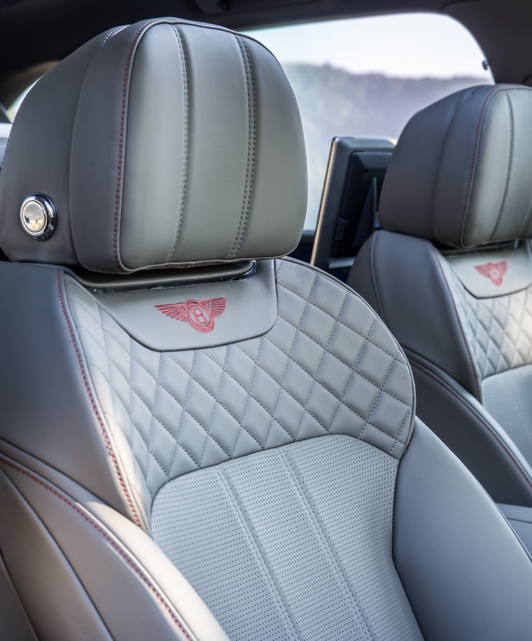 2018 Bentley Bentayga Front Seats Picture