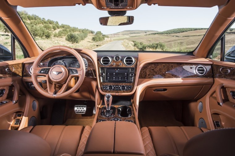 2018 Bentley Bentayga Cockpit Picture