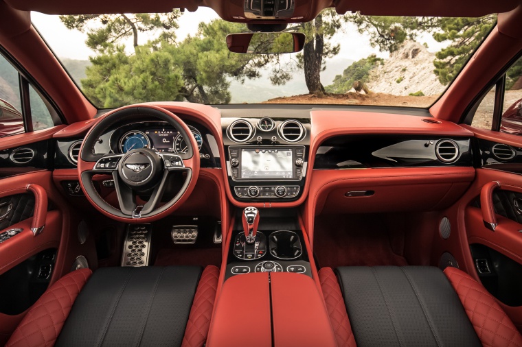 2019 Bentley Bentayga Cockpit Picture