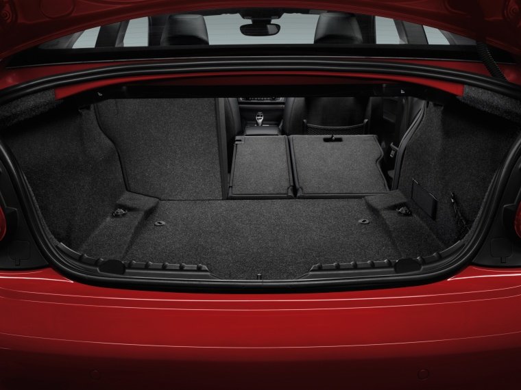 2015 BMW M235i Coupe Trunk Picture