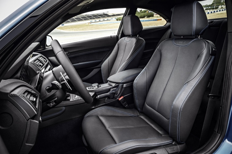 2016 BMW M2 Coupe Front Seats Picture