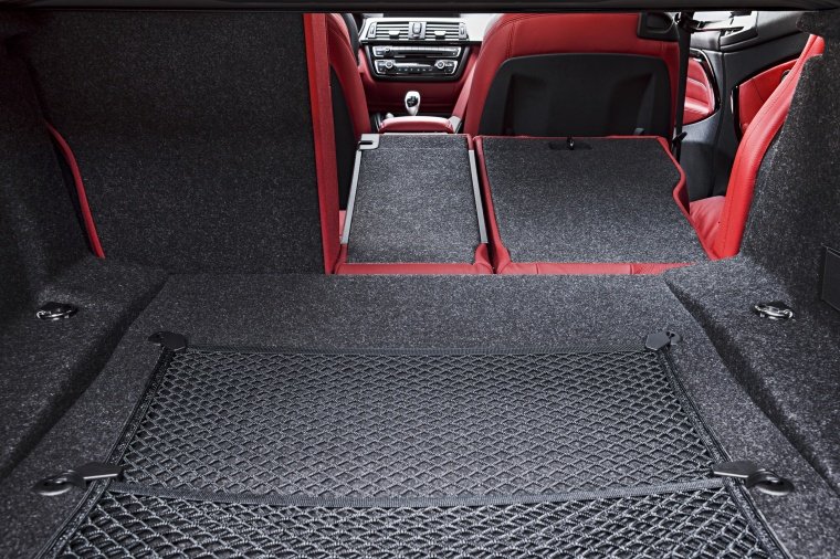 2014 BMW 435i Coupe Trunk Picture
