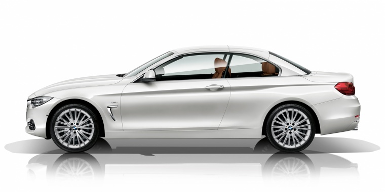 2014 BMW 428i Convertible with top closed Picture