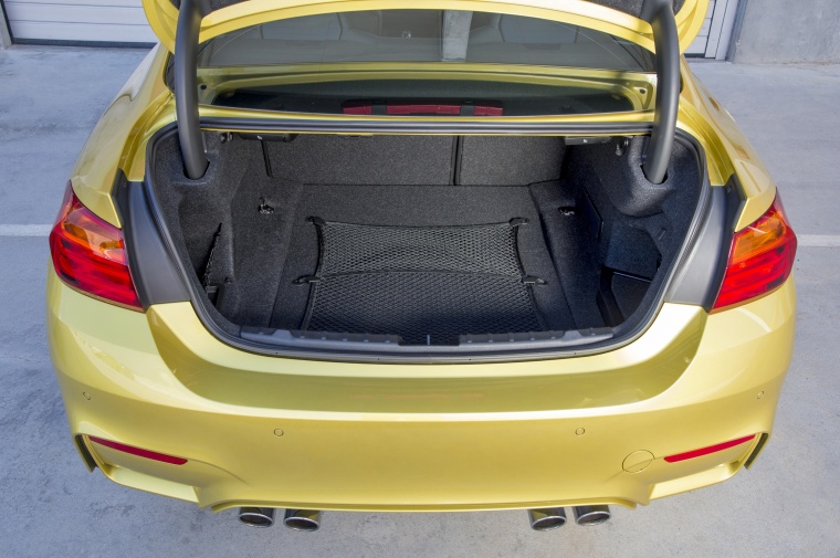 2015 BMW M4 Coupe Trunk Picture