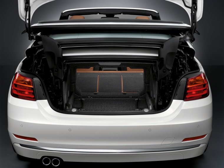 2015 BMW 428i Convertible Trunk Picture