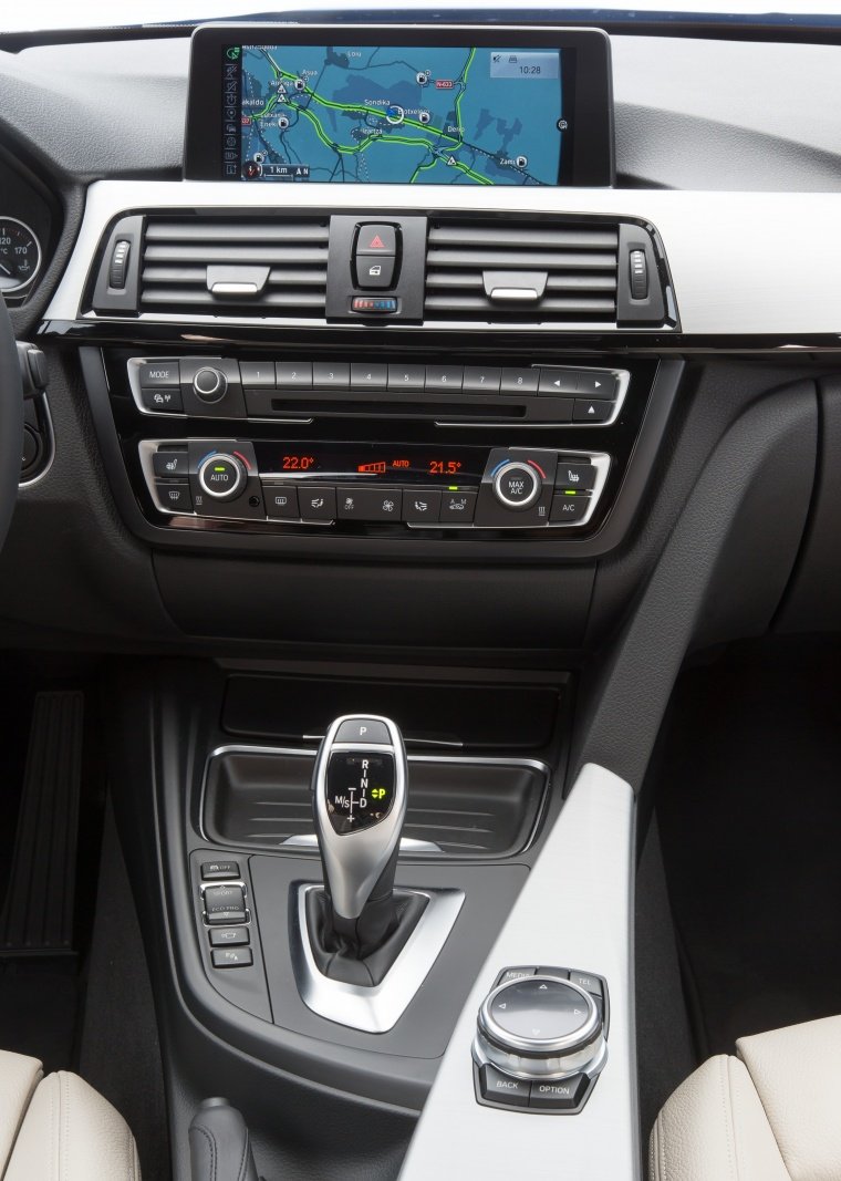 2015 BMW 428i Gran Coupe Center Stack Picture