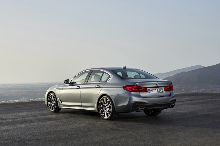 2018 BMW 540i Sedan Picture