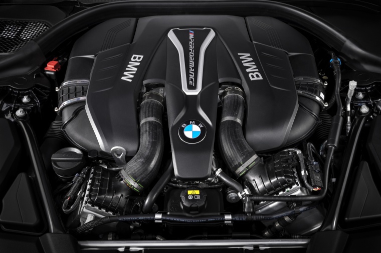 2018 BMW M550i xDrive Sedan 4.4-liter twin-turbocharged V8 Engine Picture