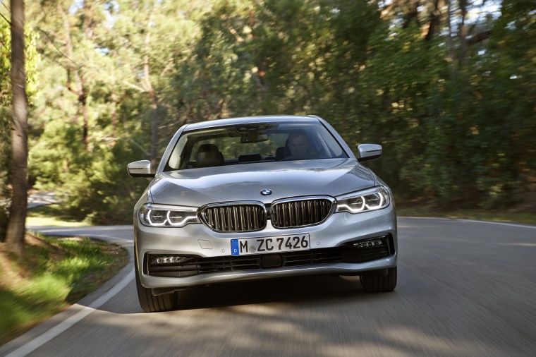 2018 BMW 530e iPerformance Sedan Picture