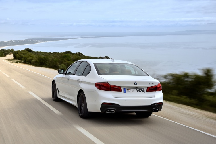 2018 BMW 540i Sedan Picture