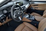 Picture of 2018 BMW 540i Sedan Front Seats