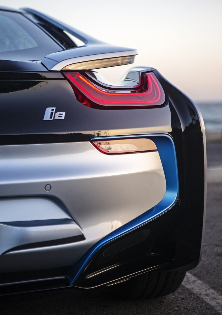 2014 BMW i8 Coupe Tail Light Picture