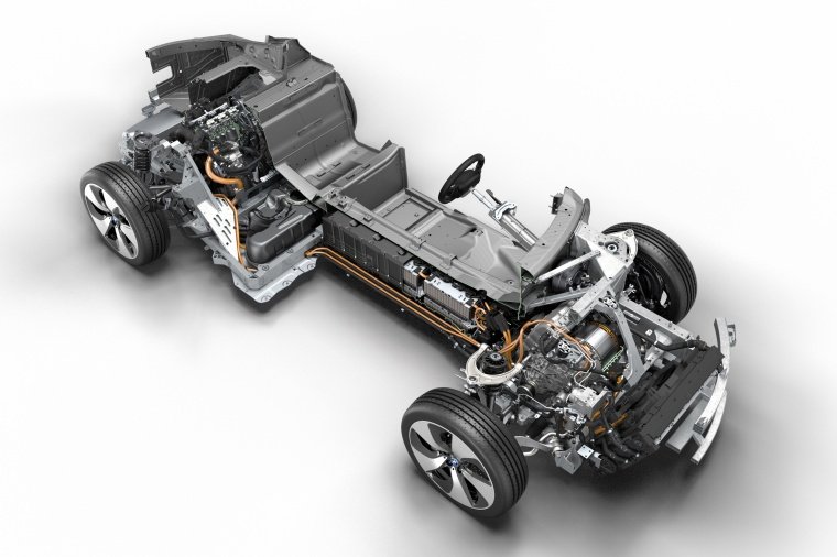 2014 BMW i8 Coupe Hybrid Drivetrain Picture