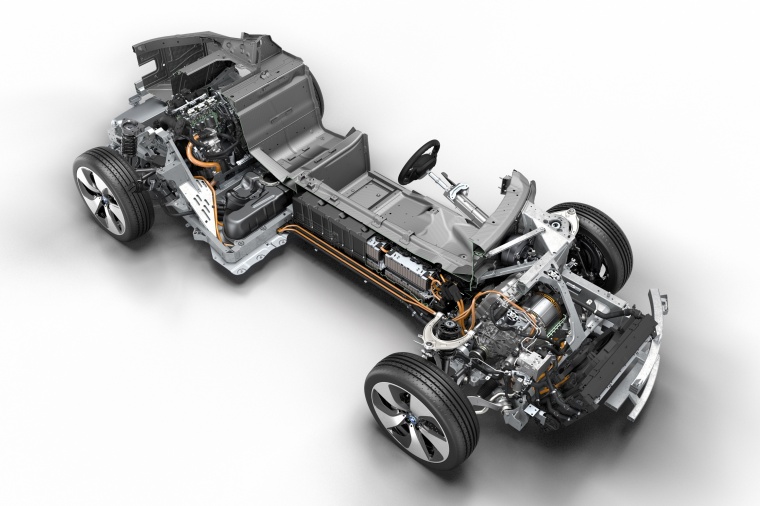 2016 BMW i8 Coupe Hybrid Drivetrain Picture