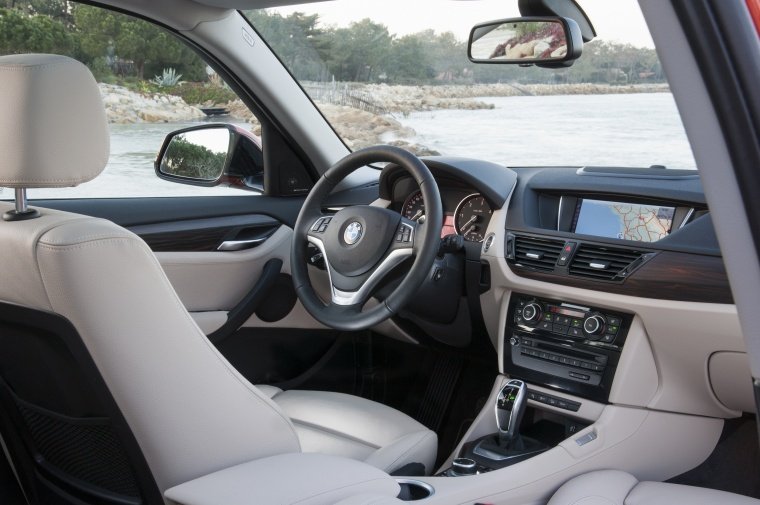2014 BMW X1 Interior Picture