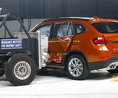 2015 BMW X1 IIHS Side Impact Crash Test Picture