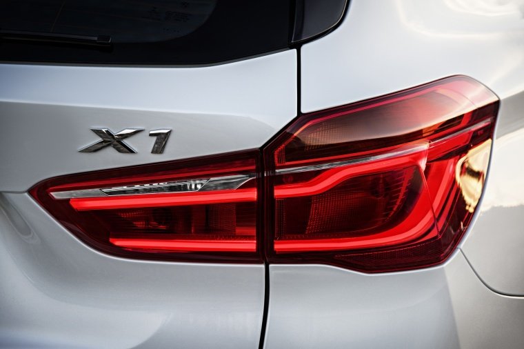 2016 BMW X1 xDrive28i Tail Light Picture