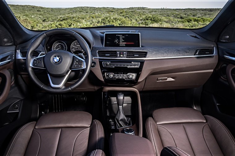 2016 BMW X1 xDrive28i Cockpit Picture