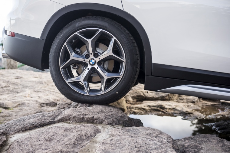 2018 BMW X1 xDrive28i Rim Picture