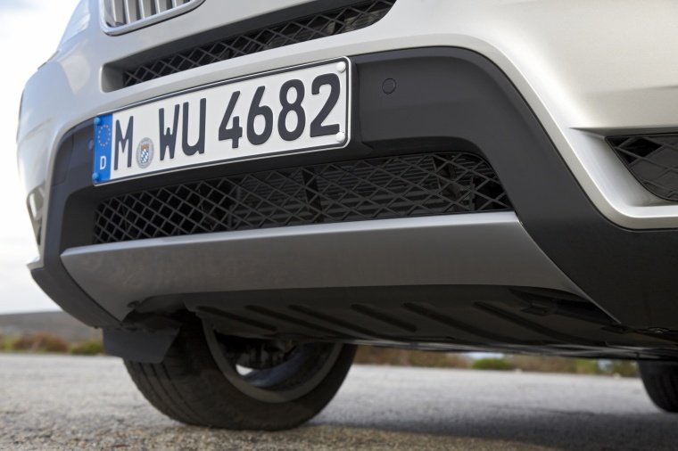 2014 BMW X3 xDrive35i Front Bumper Picture