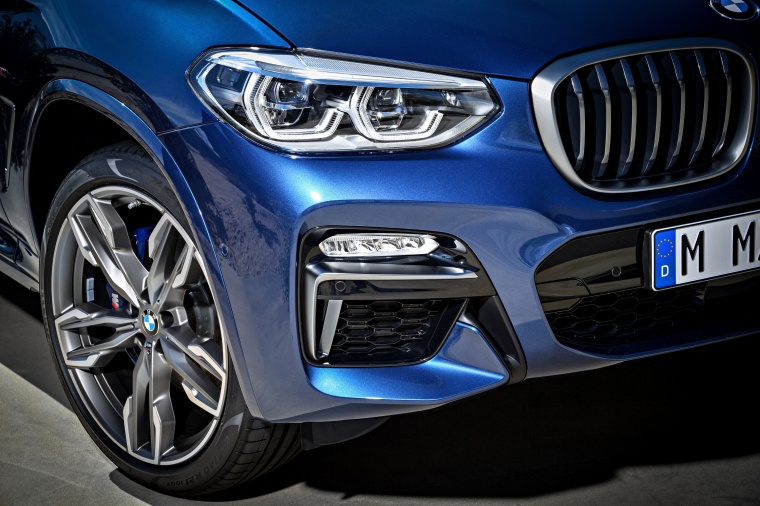 2018 BMW X3 M40i Headlight Picture