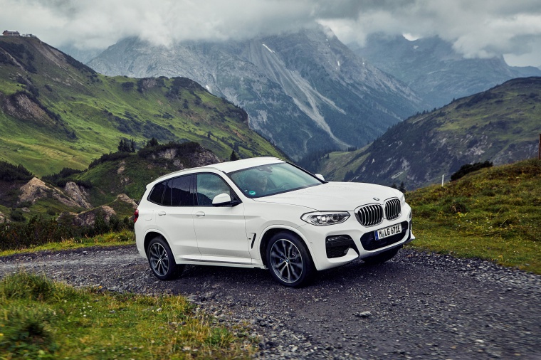 2020 BMW X3 xDrive30e PHEV AWD Picture