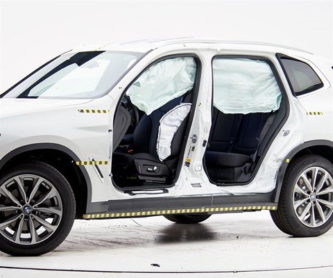2020 BMW X3 SUV IIHS Side Impact Crash Test Picture