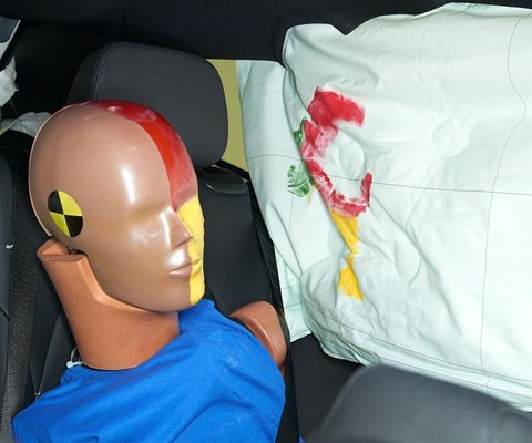 2020 BMW X3 SUV IIHS Side Impact Crash Test Picture