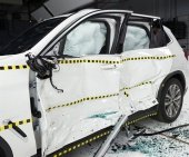 2020 BMW X3 SUV IIHS Side Impact Crash Test Picture