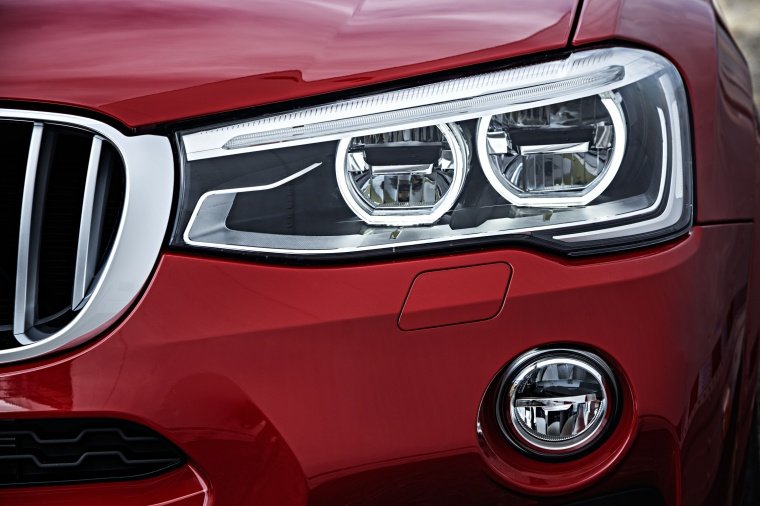 2016 BMW X4 xDrive35i Headlight Picture