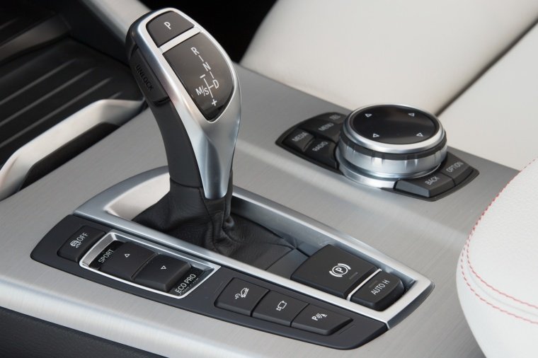 2017 BMW X4 Gear Lever Picture